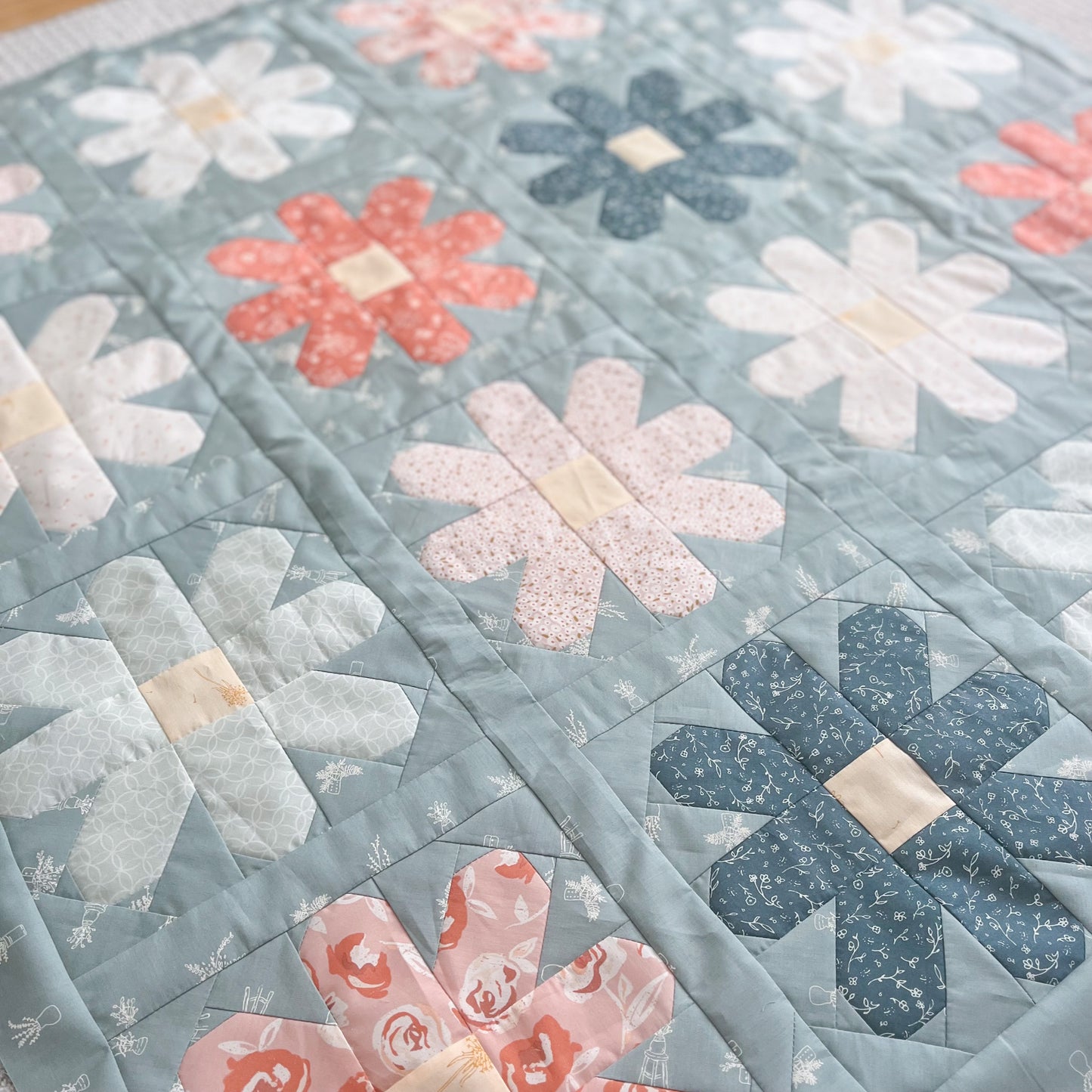 Fresh as a Daisy Baby Quilt Kit – Bundle and Bolt